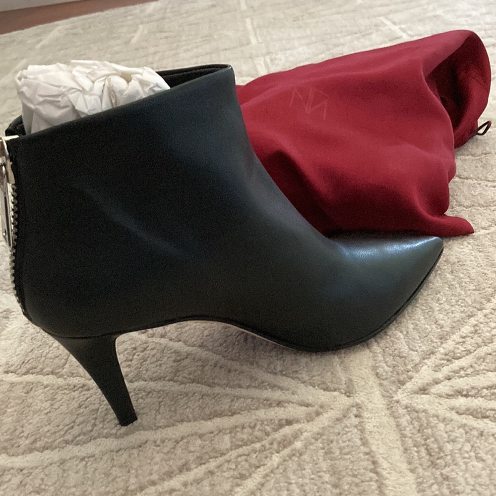 Tamara Melon never worn 36 1/2 black bootie